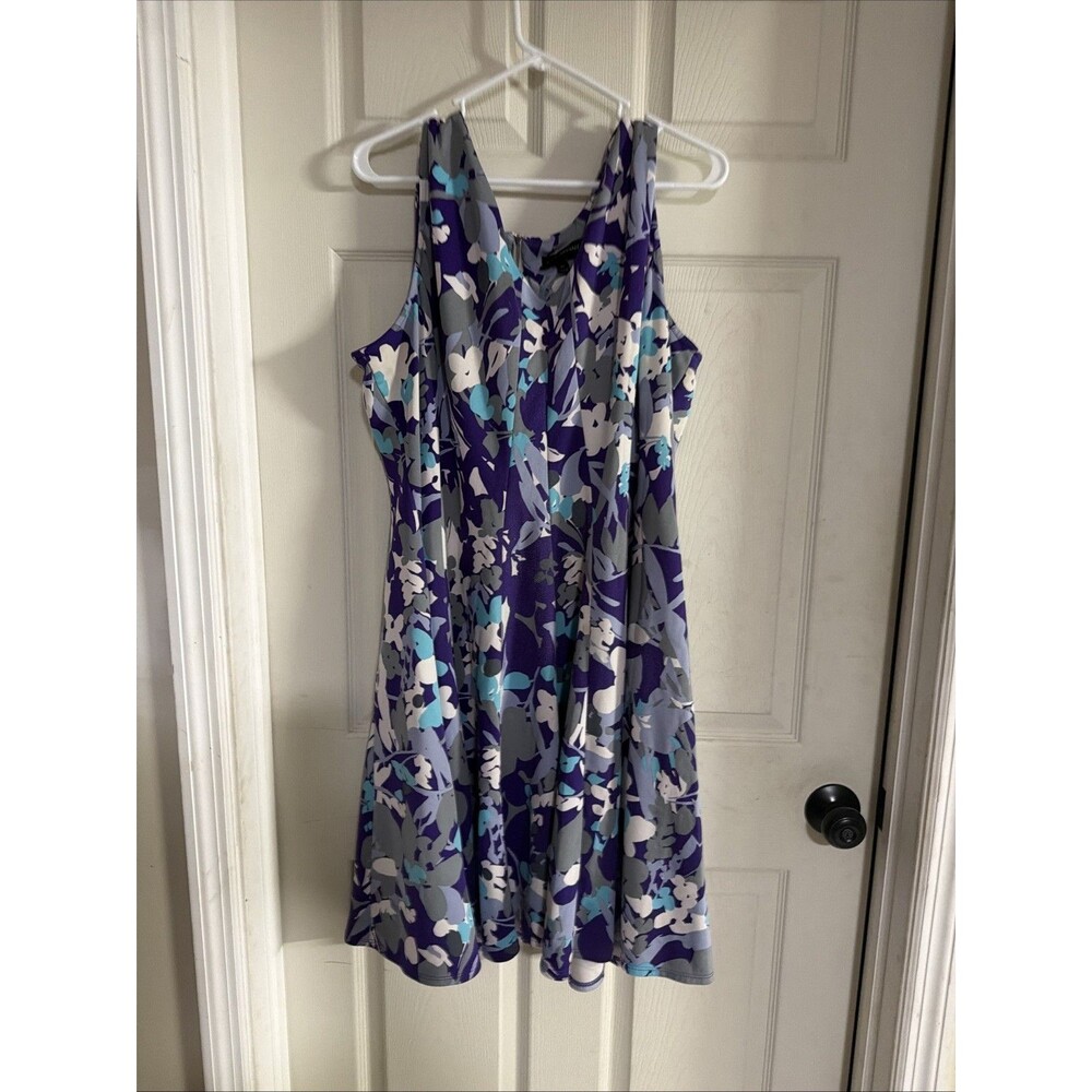 Lane Bryant Woman 24 Plus Sleeveless V-Neck Dress Midi Fit Flare Purple Floral